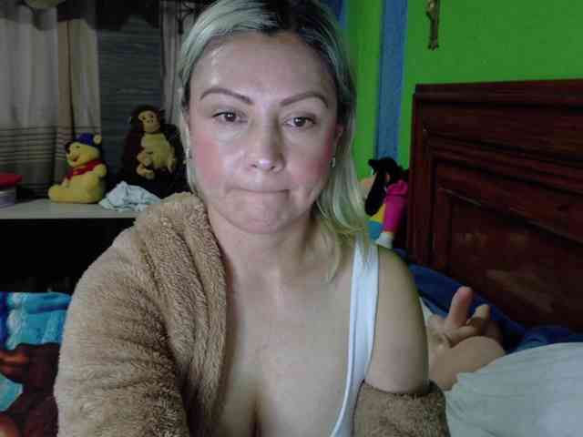 Charlizetheron1 webcam