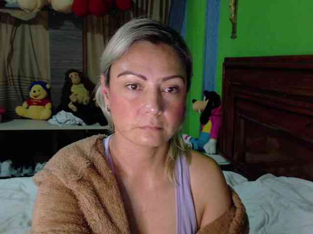 Charlizetheron1 webcam