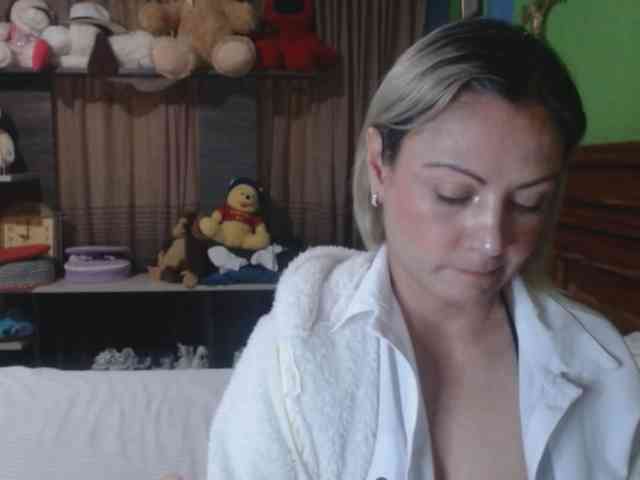 Charlizetheron1 webcam