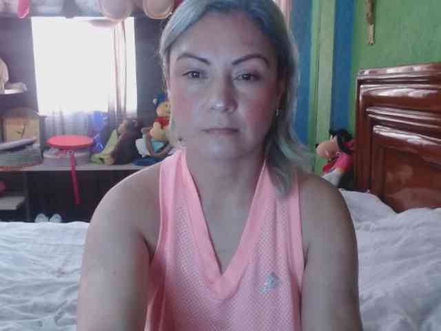 Charlizetheron1 webcam