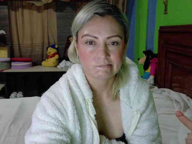 Charlizetheron1 webcam