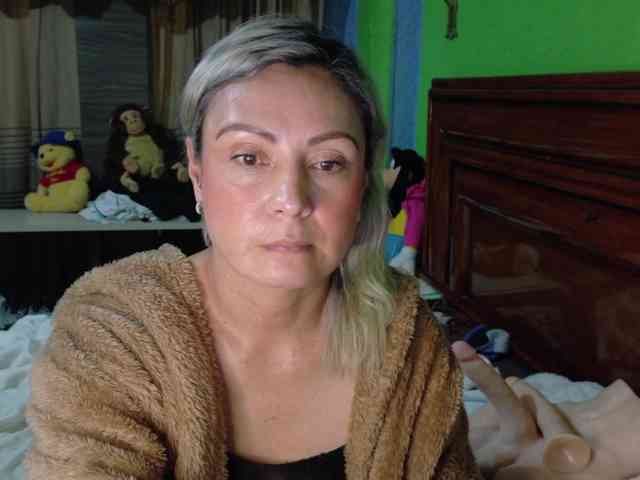 Charlizetheron1 webcam