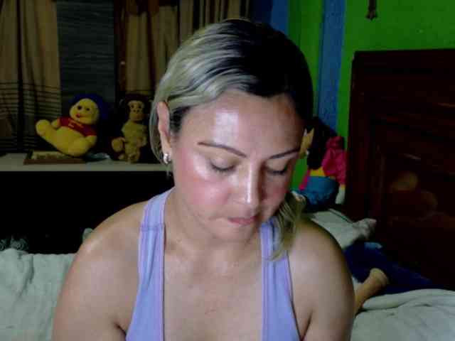 Charlizetheron1 webcam