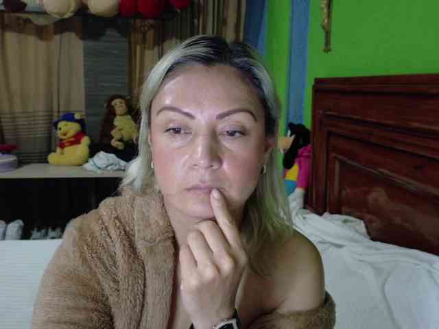 Charlizetheron1 webcam