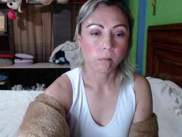 Charlizetheron1 webcam