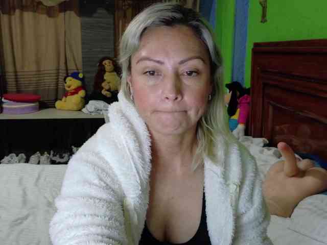 Charlizetheron1 webcam