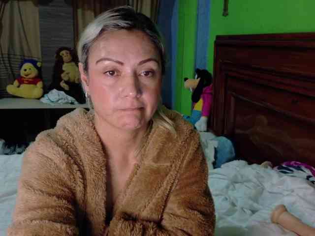 Charlizetheron1 webcam