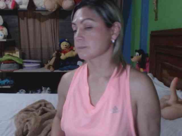 Charlizetheron1 webcam