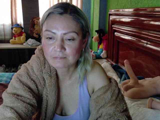 Charlizetheron1 webcam