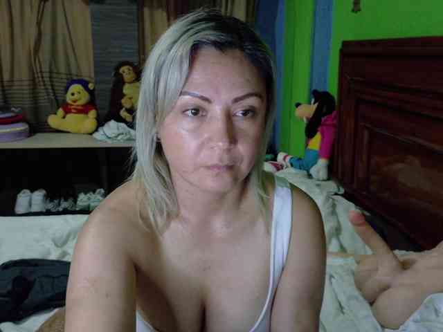 Charlizetheron1 webcam