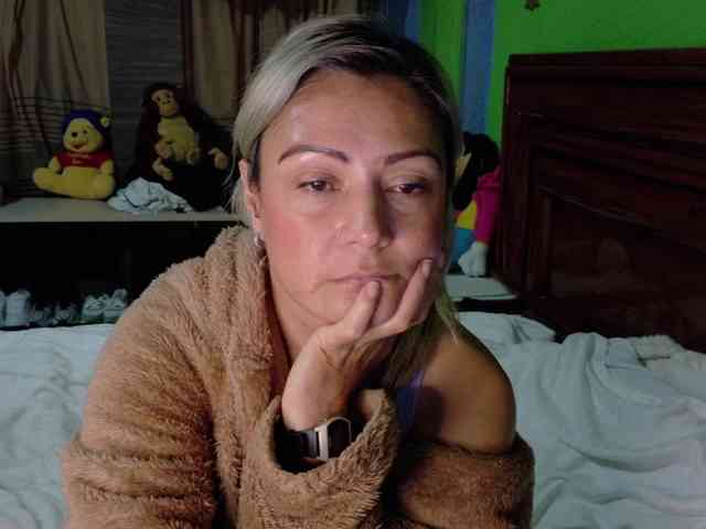 Charlizetheron1 webcam