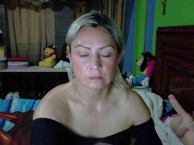 Charlizetheron1 webcam