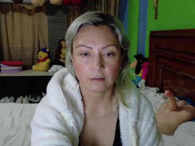 Charlizetheron1 webcam