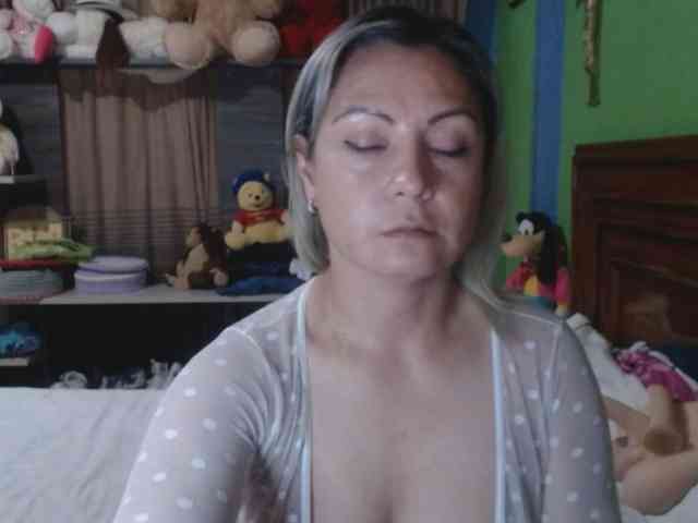 Charlizetheron1 webcam