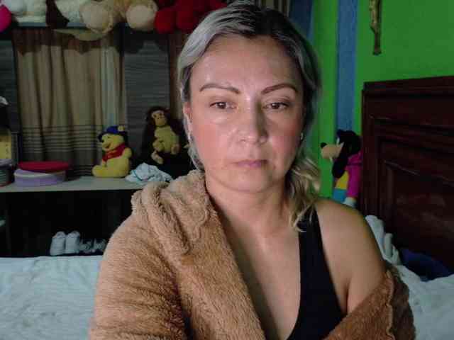 Charlizetheron1 webcam