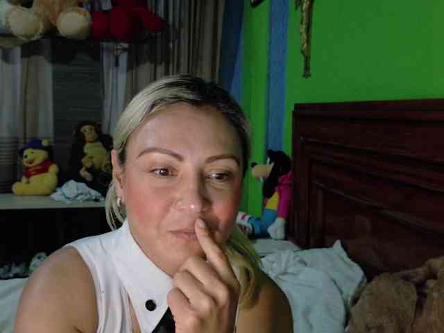 Charlizetheron1 webcam