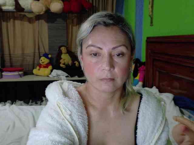 Charlizetheron1 webcam