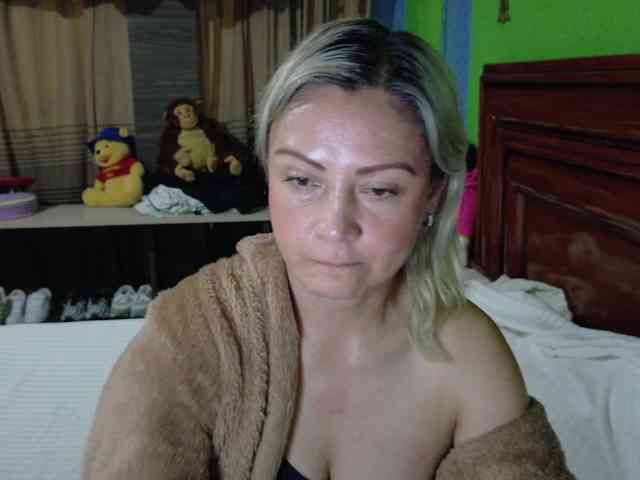 Charlizetheron1 webcam