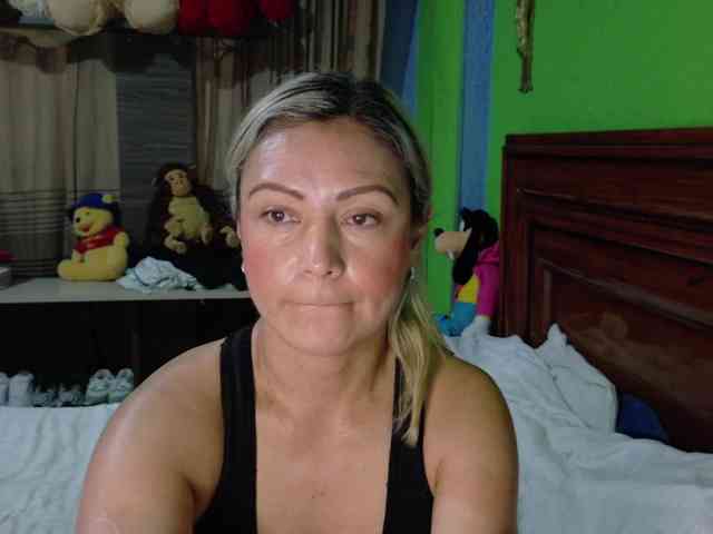 Charlizetheron1 webcam