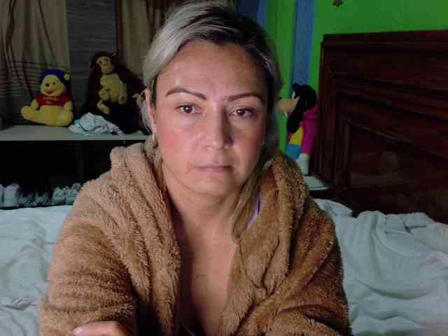 Charlizetheron1 webcam