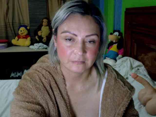 Charlizetheron1 webcam