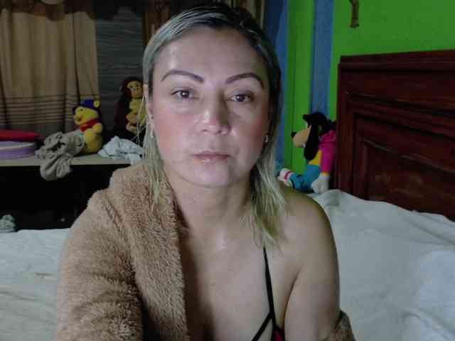 Charlizetheron1 webcam