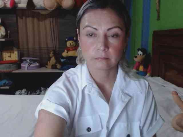 Charlizetheron1 Live Webcam on {site_name}