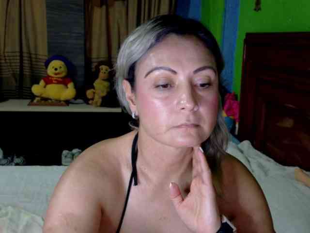 Charlizetheron1 webcam