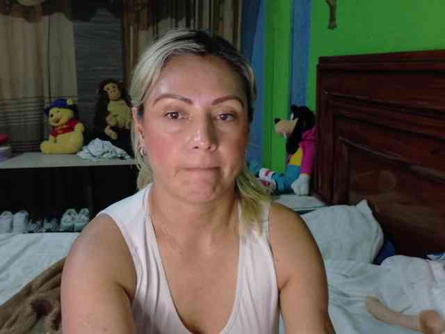 Charlizetheron1 webcam