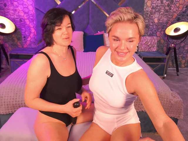 PleasureWeCouple's BongaCams show and profile