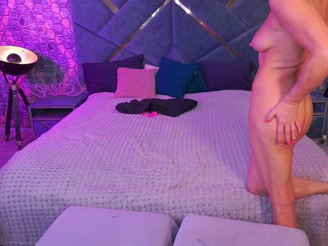 PleasureWeCouple's BongaCams show and profile