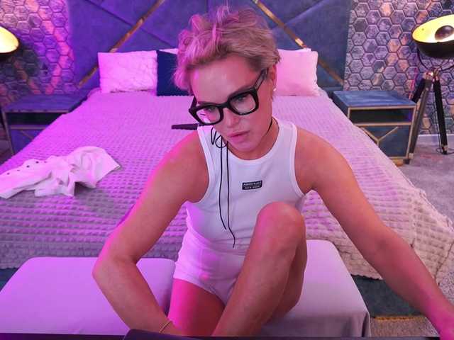 PleasureWeCouple's BongaCams show and profile