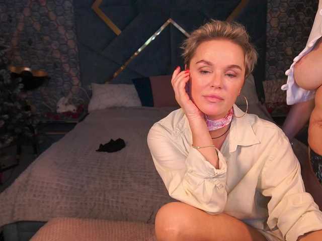 PleasureWeCouple's BongaCams show and profile