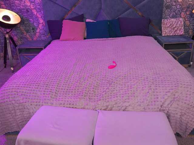 PleasureWeCouple's BongaCams show and profile