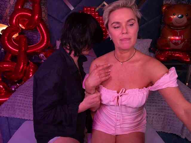 PleasureWeCouple Live Webcam on BongaCams