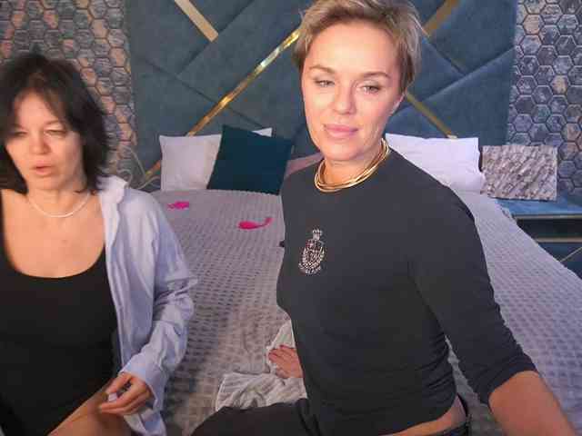 PleasureWeCouple webcam