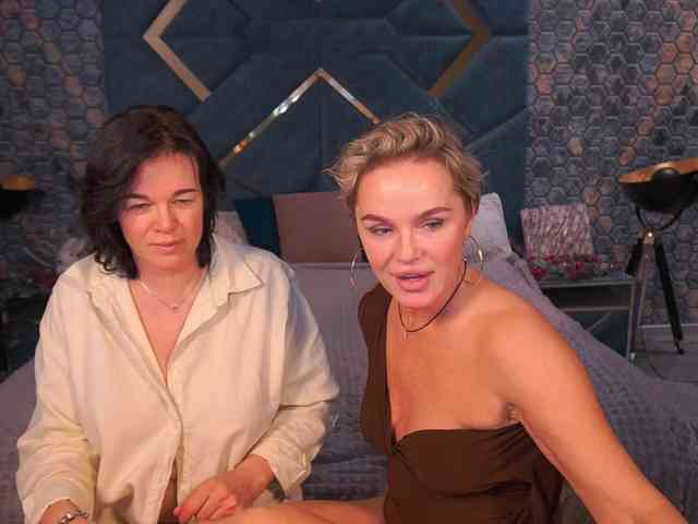 PleasureWeCouple webcam