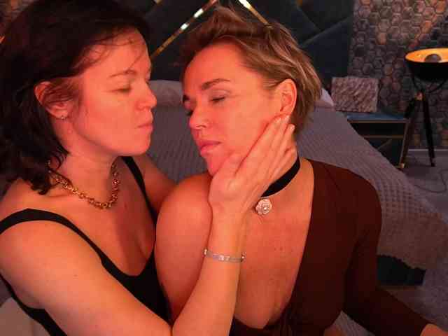 PleasureWeCouple webcam