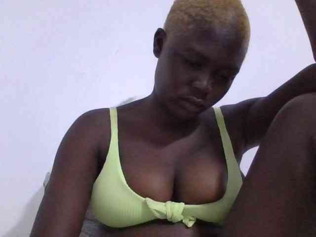 DuchessDeuces Live Webcam on BongaCams