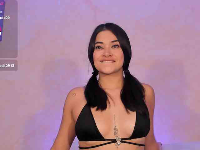 Ariannacollinsvip webcam