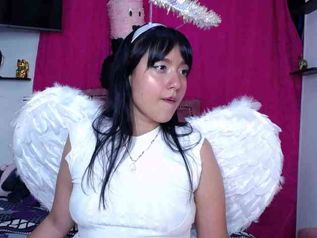 charlottekiss99 webcam