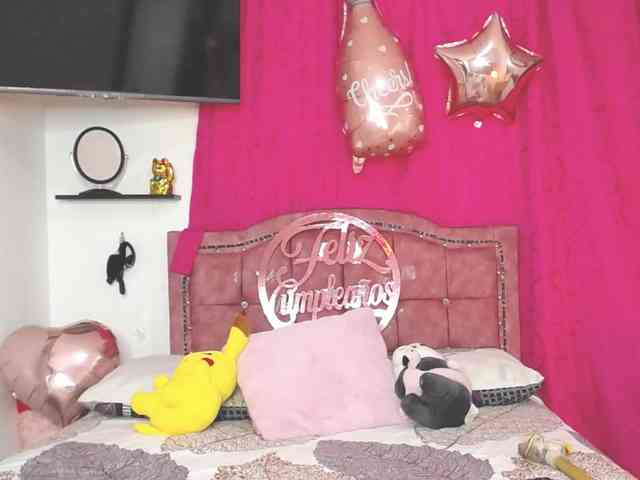 charlottekiss99 webcam