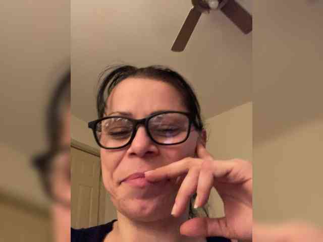 RAWandREALaf Live Webcam on {site_name}