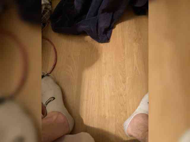 RAWandREALaf Live Webcam on {site_name}