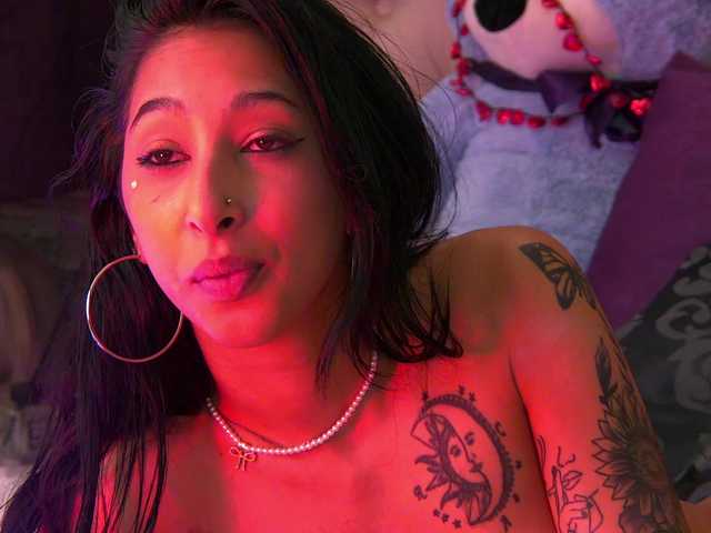 VannyFoxx's BongaCams show and profile