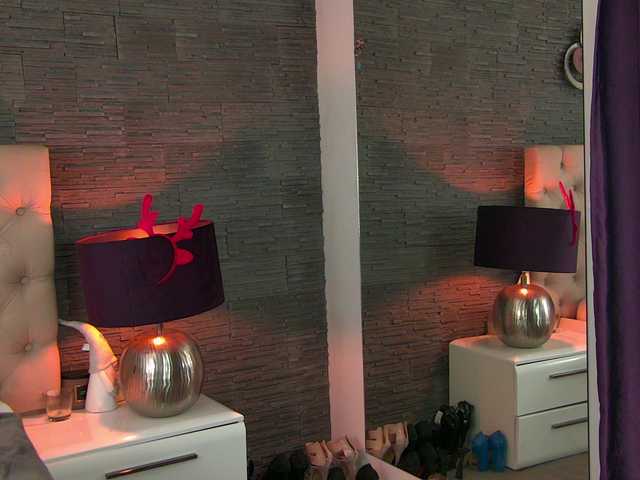 VannyFoxx's BongaCams show and profile