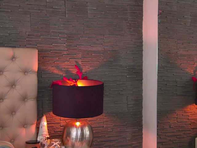 VannyFoxx's BongaCams show and profile