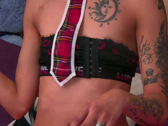 VannyFoxx's BongaCams show and profile