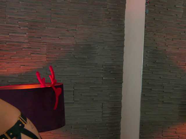 VannyFoxx's BongaCams show and profile