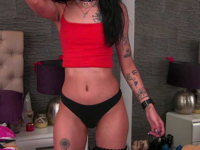 VannyFoxx's BongaCams show and profile